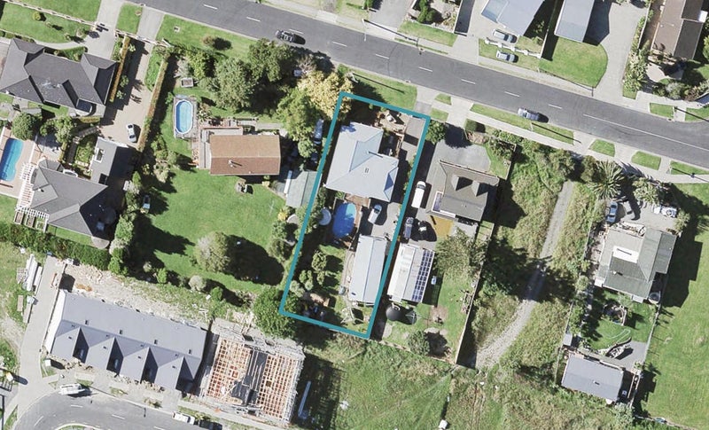 100 Karaka Road, Beachlands, Auckland - Carousel 1