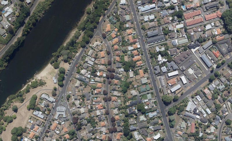 16 Galway Avenue, Hamilton East, Hamilton - Carousel 1