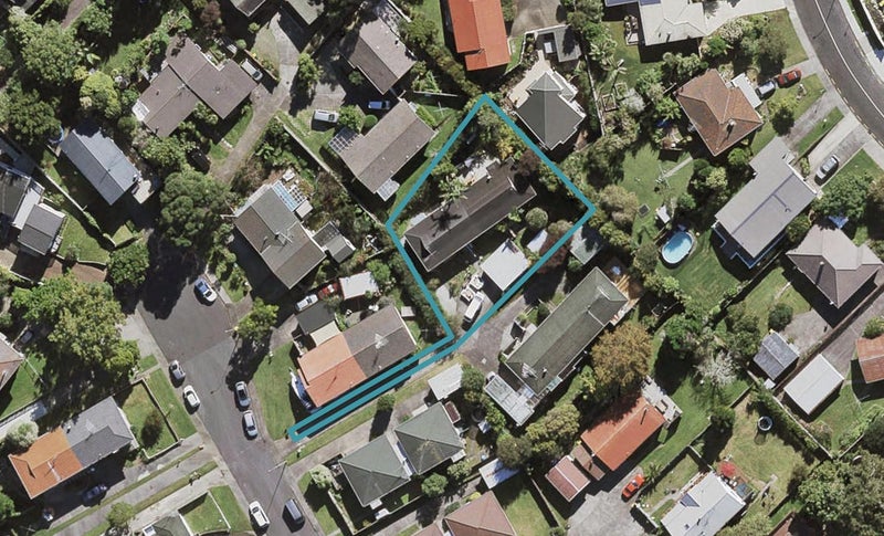 2/25 Mannering Place, Hillcrest, Auckland - Carousel 1