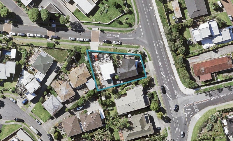 1/11 Pigeon Mountain Road, Half Moon Bay, Auckland - Carousel 1
