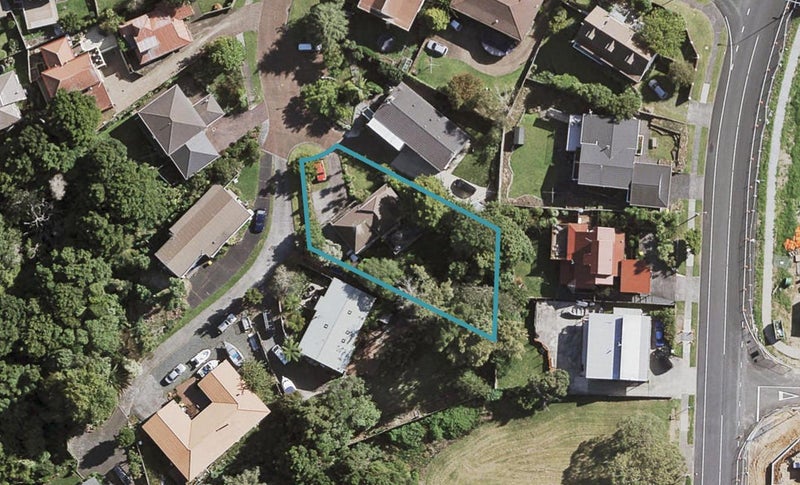 6 Spruce Place, Totara Heights, Auckland - Carousel 1