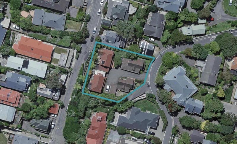 2/8 Roscoe Terrace, Wadestown, Wellington - Carousel 1