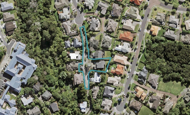 8 Springwater Vale, Unsworth Heights, Auckland - Carousel 1