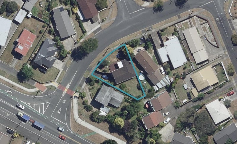 4 Garden Heights Avenue, Glenview, Hamilton - Carousel 1