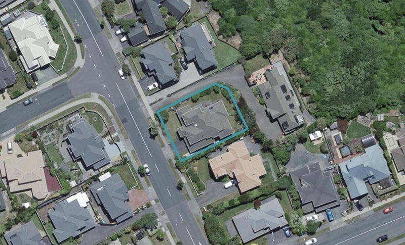 6 Amesbury Drive, Churton Park, Wellington - Carousel 1