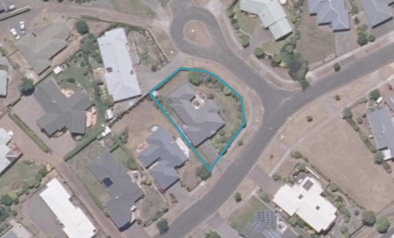 31 Kinder Street, Acacia Bay, Taupo - Carousel 1
