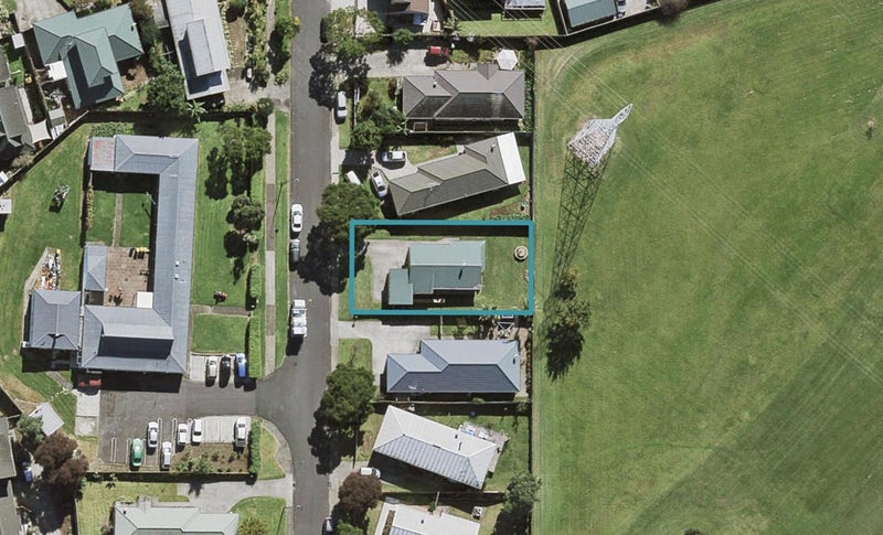 10 Freda Place, Favona, Auckland - Carousel 1