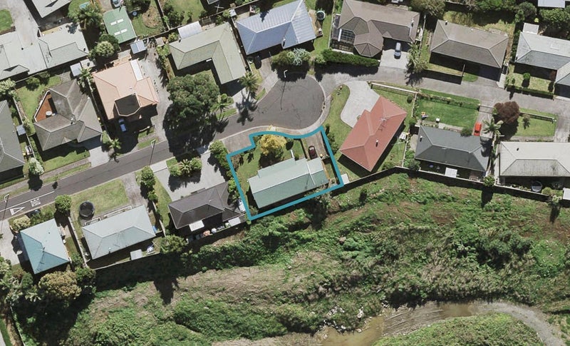 7 Hocken Place, Mangere Bridge, Auckland - Carousel 1