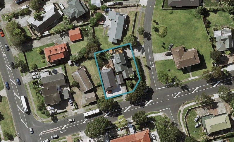 2/6 Aspiring Avenue, Clover Park, Auckland - Carousel 1