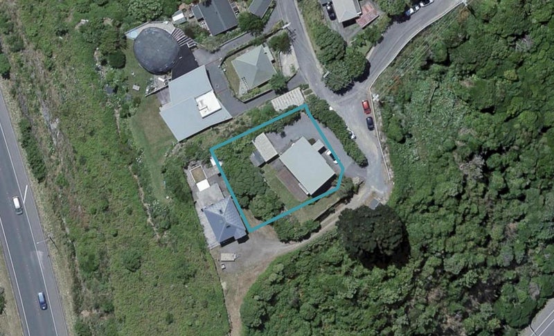 2 Fort Street, Ngauranga, Wellington - Carousel 1