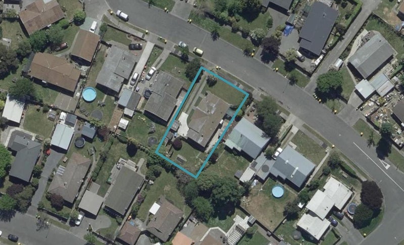 7 Denniston Crescent, Redwood, Christchurch - Carousel 1