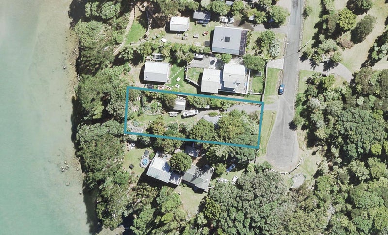 103 Kauri Point Road, Laingholm, Auckland - Carousel 1