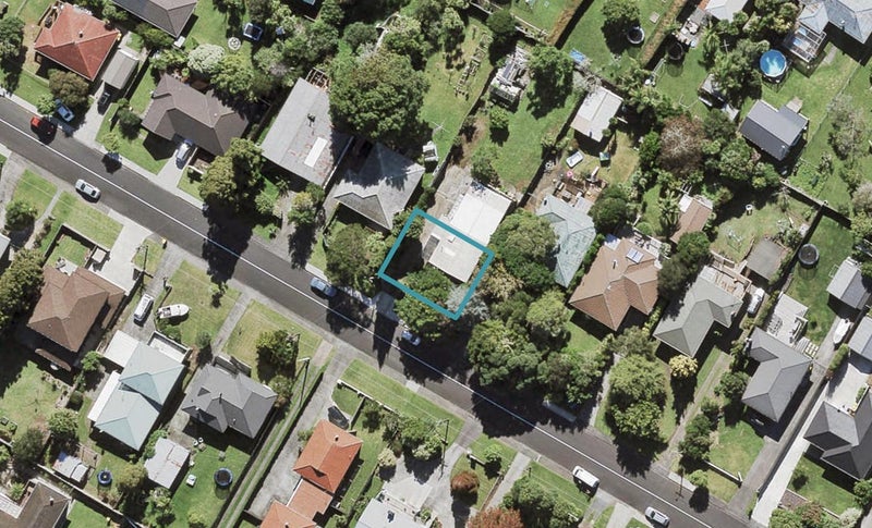 27B Taipari Road, Te Atatu Peninsula, Auckland - Carousel 1