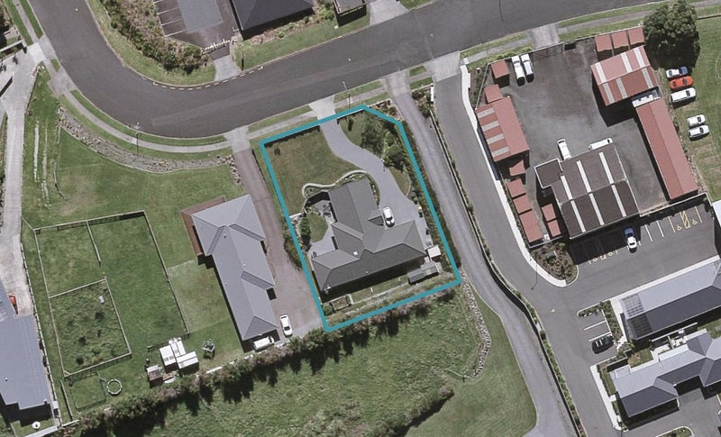 25 Manadon Street, Spotswood, New Plymouth - Carousel 1