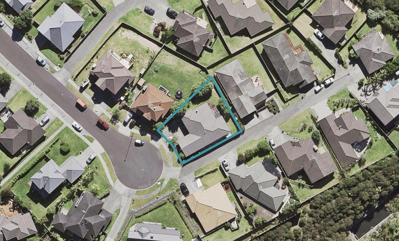 98 George Deane Place, Greenhithe, Auckland - Carousel 1
