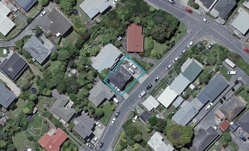 4B Hollies Crescent, Johnsonville, Wellington - Carousel 1