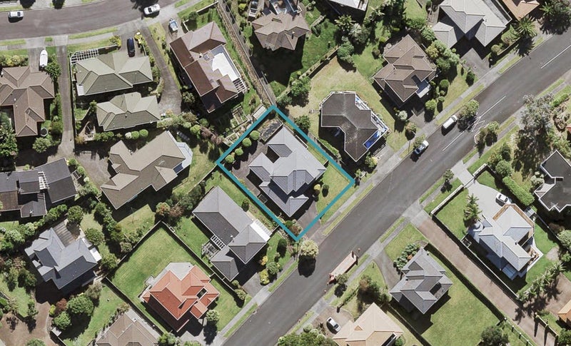 57 Lagoon Way, West Harbour, Auckland - Carousel 1