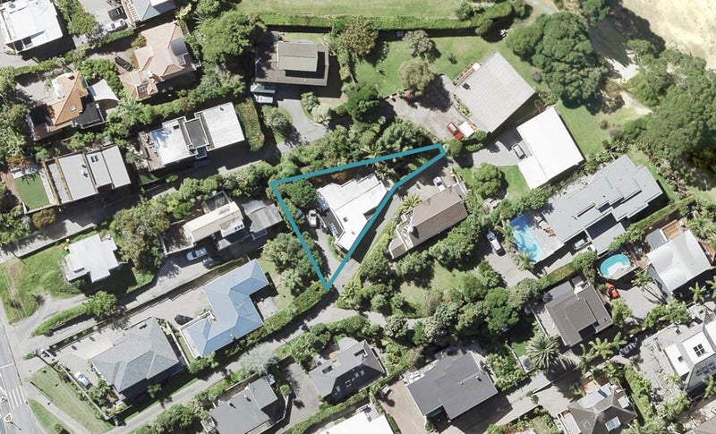 101B Beach Road, Castor Bay, Auckland - Carousel 1