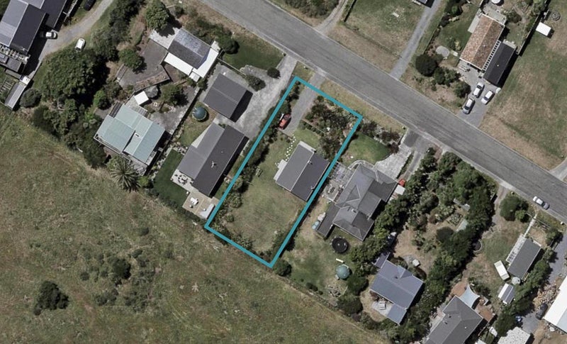 27 Kitchener Street, Te Horo Beach - Carousel 1