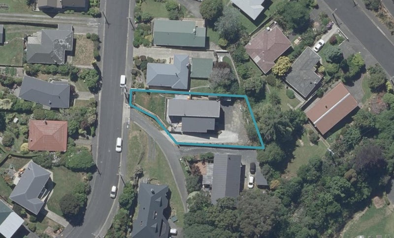 45 Centennial Avenue, Helensburgh, Dunedin - Carousel 1