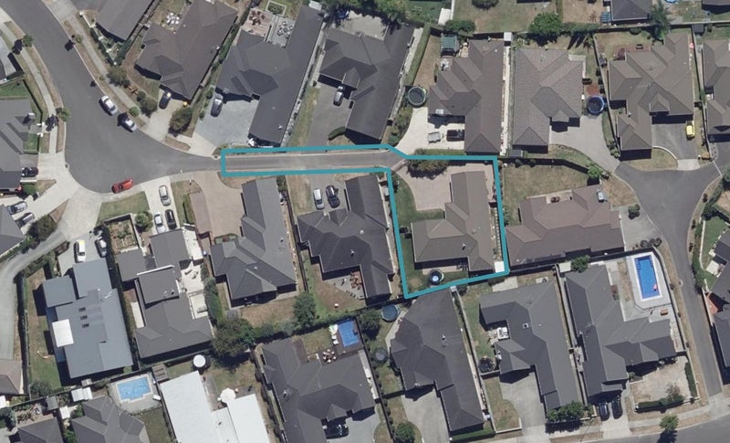 22 Connor Court, Huntington, Hamilton - Carousel 1