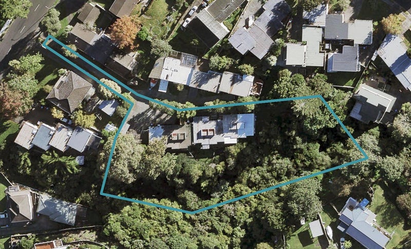 4/18 Commodore Drive, Lynfield, Auckland - Carousel 1