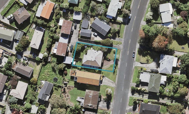 7 Reynella Drive, Massey, Auckland - Carousel 1