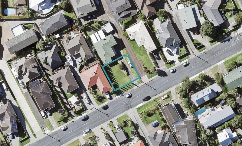 9B Waller Avenue, Bucklands Beach, Auckland - Carousel 1