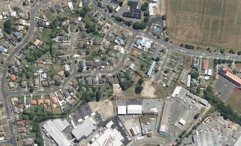 11 Hukatai Street, Elsdon, Porirua - Carousel 1