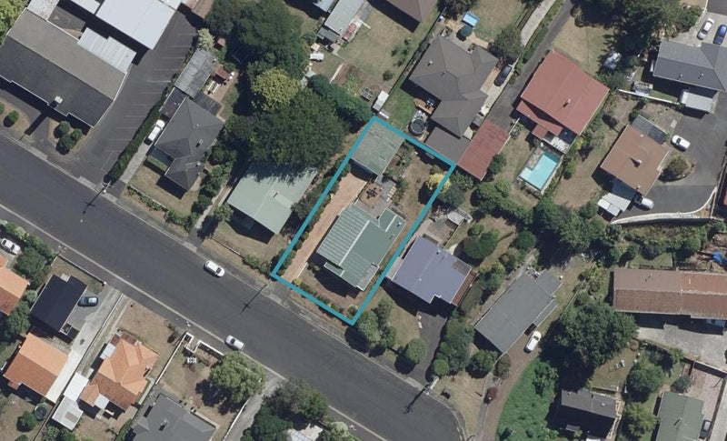 34 Carey Street, Maeroa, Hamilton - Carousel 1