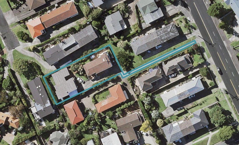 2/14 East Coast Road, Milford, Auckland - Carousel 1