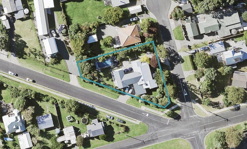 7 Cherrie Road, Beachlands, Auckland - Carousel 1