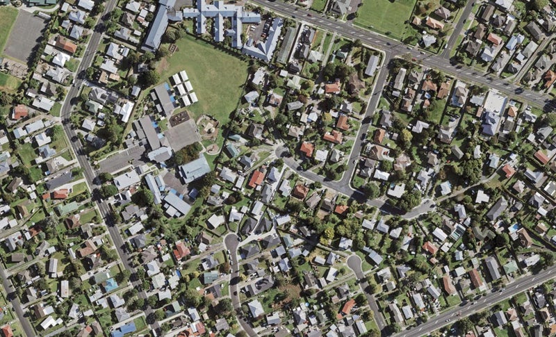 10 Dreadon Road, Manurewa, Auckland - Carousel 1