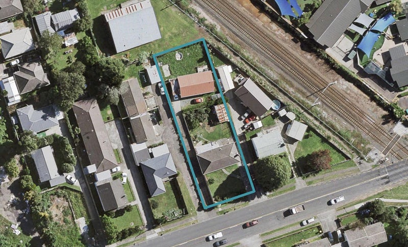 2/10 Manuroa Road, Takanini, Auckland - Carousel 1