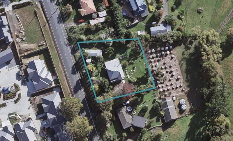 17 Peak Road, Helensville - Carousel 1