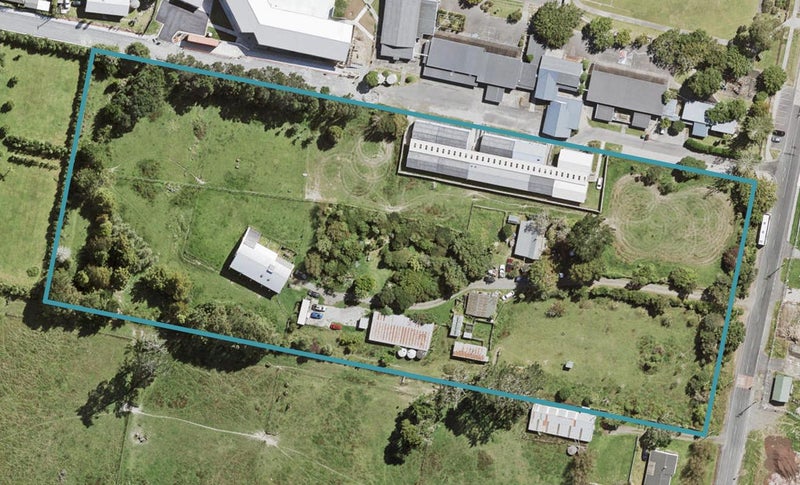 54 Station Road, Kumeu - Carousel 1