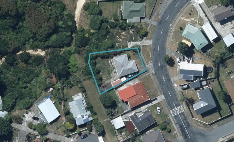 15 Almora View, Ascot Park, Porirua - Carousel 1