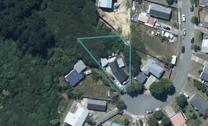 18 Stemhead Lane, Whitby, Porirua - Carousel 1