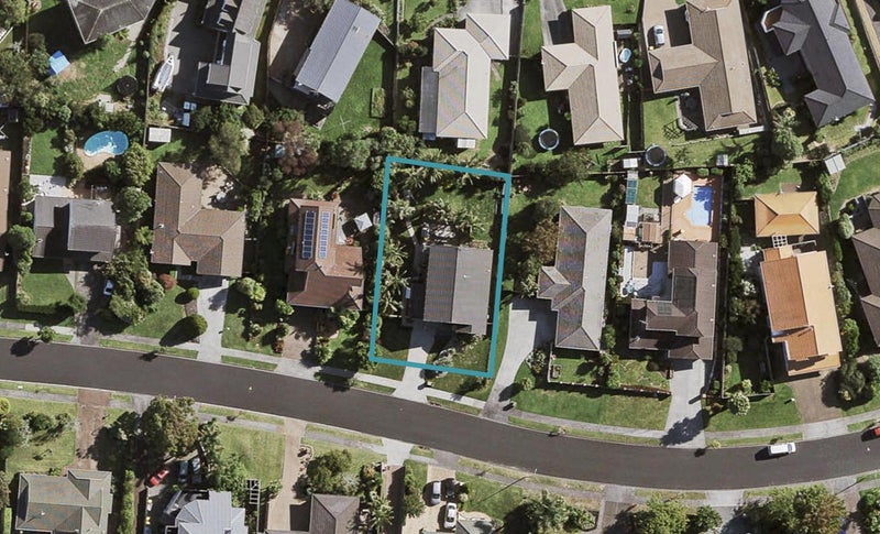 16 Kuripaka Crescent, The Gardens, Auckland - Carousel 1