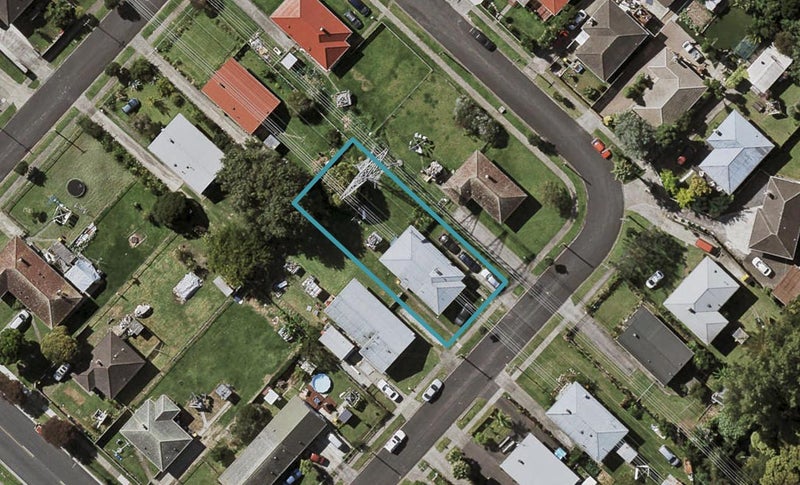 11 Ingram Crescent, Otara, Auckland - Carousel 1
