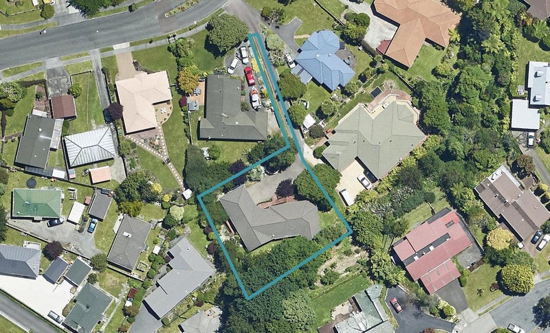7 Capricorn Place, Kawaha Point, Rotorua - Carousel 1