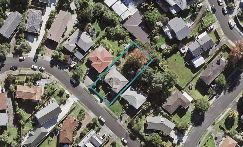 5 Ensign Place, Hillcrest, Auckland - Carousel 1