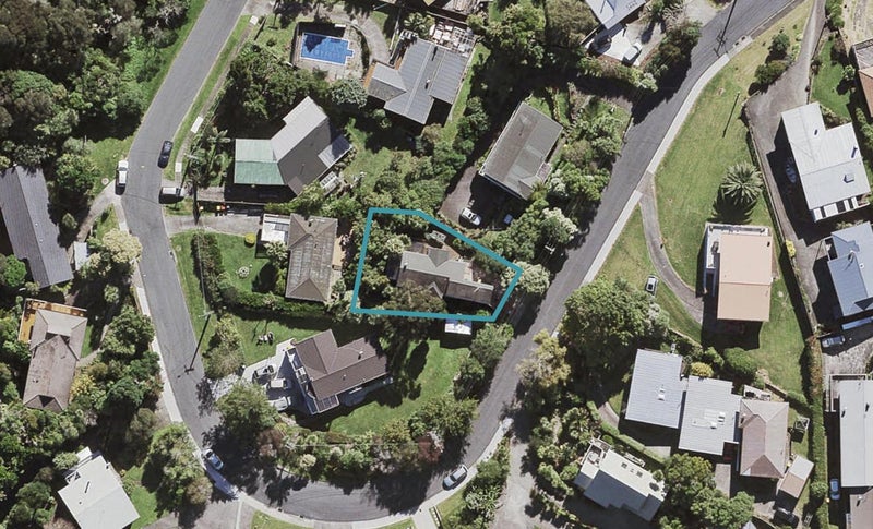 13 Coroglen Avenue, Birkenhead, Auckland - Carousel 1
