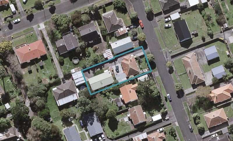 6 List Street, Welbourn, New Plymouth - Carousel 1