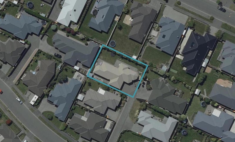 12 Burbank Drive, Aidanfield, Christchurch - Carousel 1