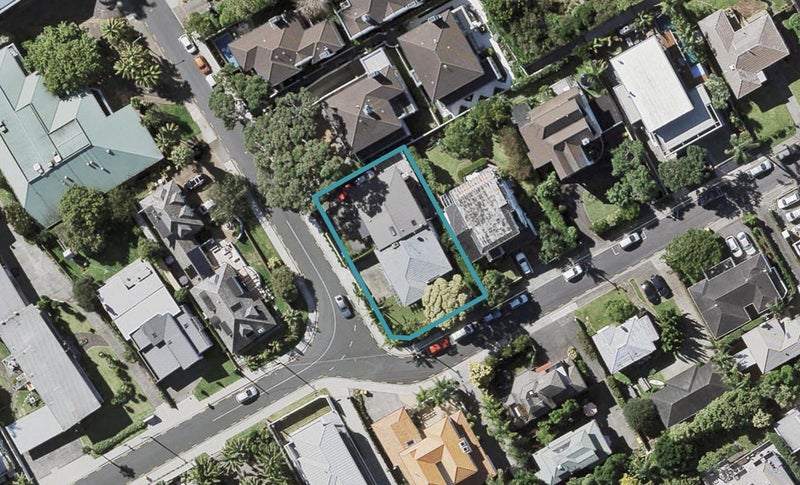 1/16 Gibbons Road, Takapuna, Auckland - Carousel 1