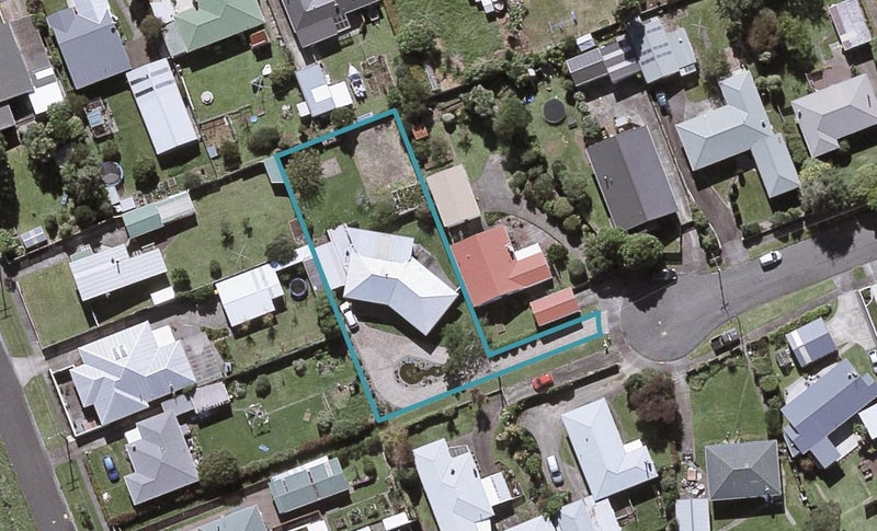 32 Hurdon Street, Hurdon, New Plymouth - Carousel 1