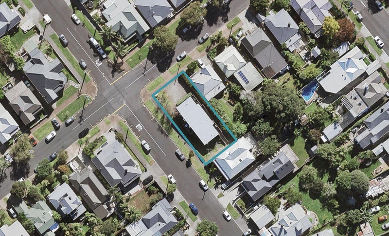 1/110 Crummer Road, Grey Lynn, Auckland - Carousel 1