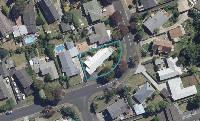 45 Pulham Crescent, Queenwood, Hamilton - Carousel 1
