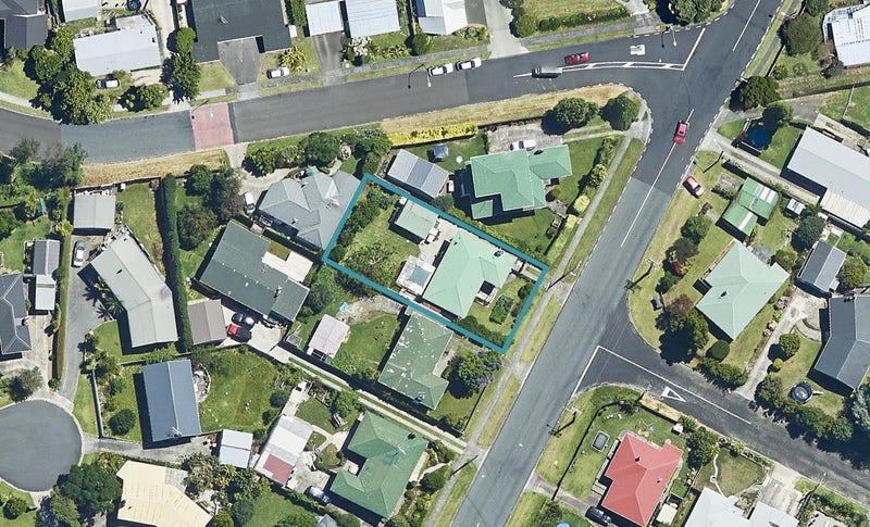 90 Kingswood Road, Brookfield, Tauranga - Carousel 1